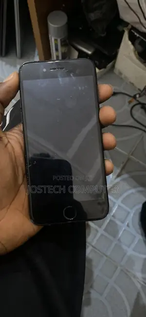Apple iPhone 7 32 GB Black