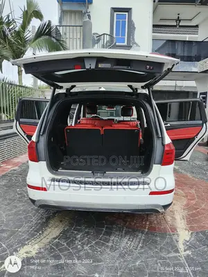 Mercedes-Benz GL-Class GL550 4MATIC 4dr SUV AWD (4.7L 8cyl Turbo 7A)