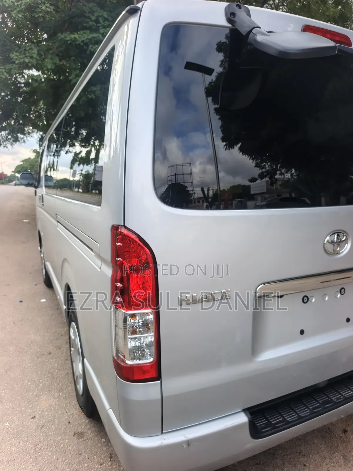 Toyota HiAce 2014 Silver