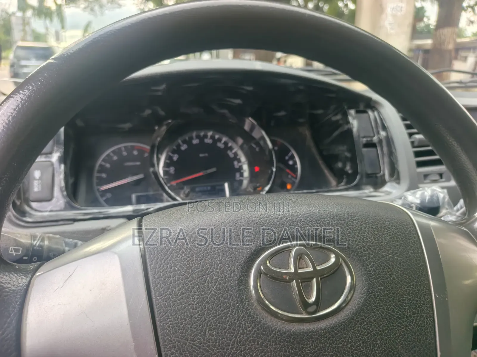 Toyota HiAce 2014 Silver