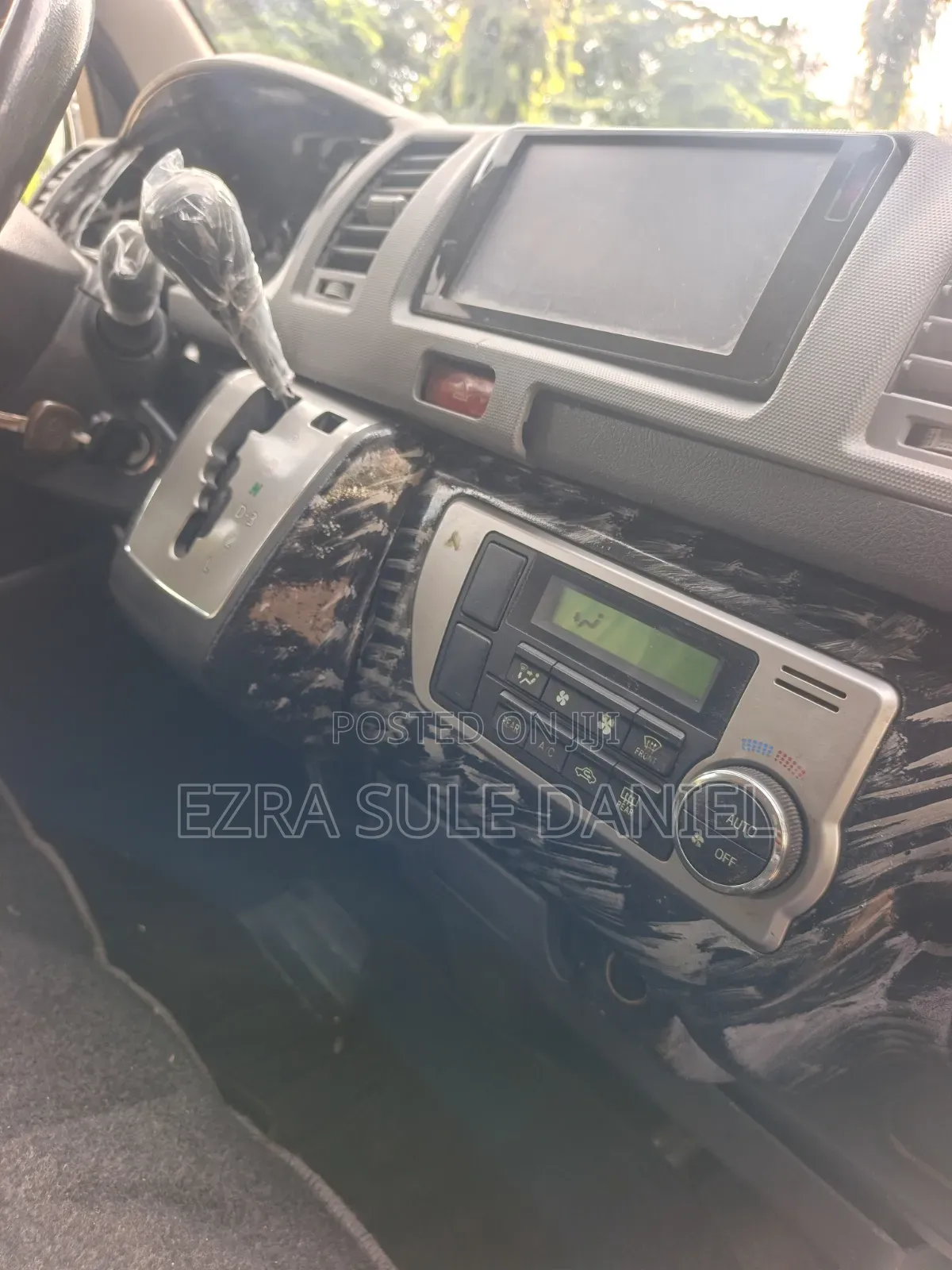 Toyota HiAce 2014 Silver
