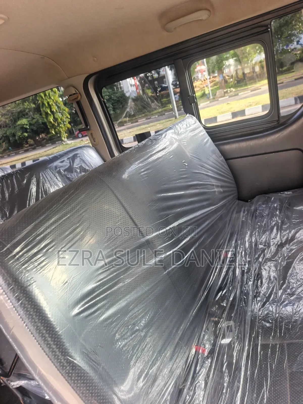 Toyota HiAce 2014 Silver