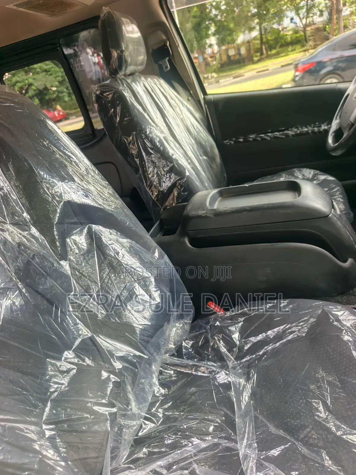 Toyota HiAce 2014 Silver