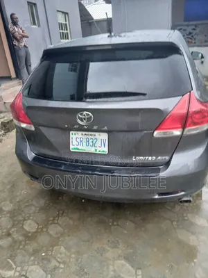 Toyota Venza AWD 2011 Gray