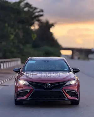 Toyota Camry XSE 2022 Red