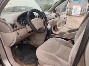 Toyota Sienna CE FWD 2007 Gold