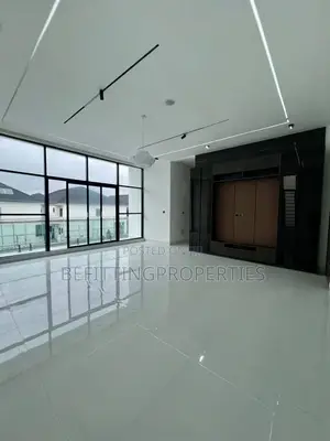 5bdrm House in Lekki for sale