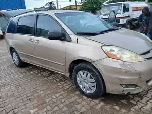 Toyota Sienna 2007 Gold