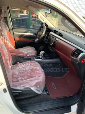 New Toyota Hilux 2023 White