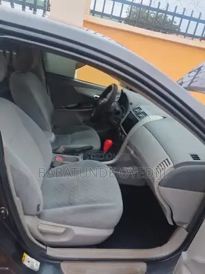 Toyota Corolla 2010 Gray