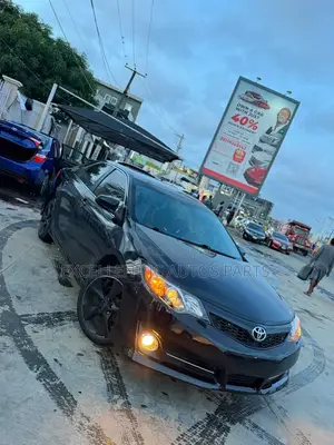 Toyota Camry SE 4dr Sedan (2.5L 4cyl 6A) 2013 Black