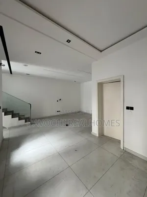 4bdrm Duplex in Lekki Phase 1 for rent