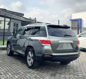 Toyota Highlander Limited 2012 Green