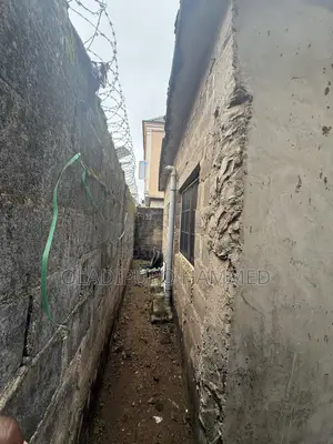 2bdrm Bungalow in Valley View Estate, Iyana Ipaja for sale