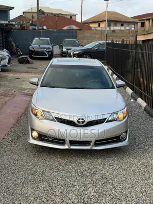 Toyota Camry SE 4dr Sedan (2.5L 4cyl 6A) 2013 Silver
