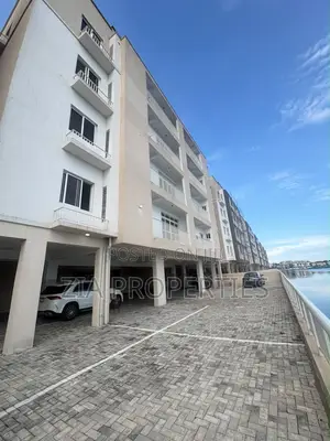 3bdrm Apartment in Lekki Phase 1 for rent