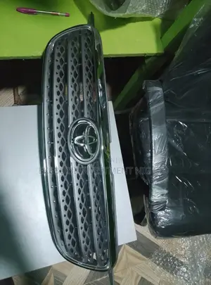 Front Grille Corolla 2005