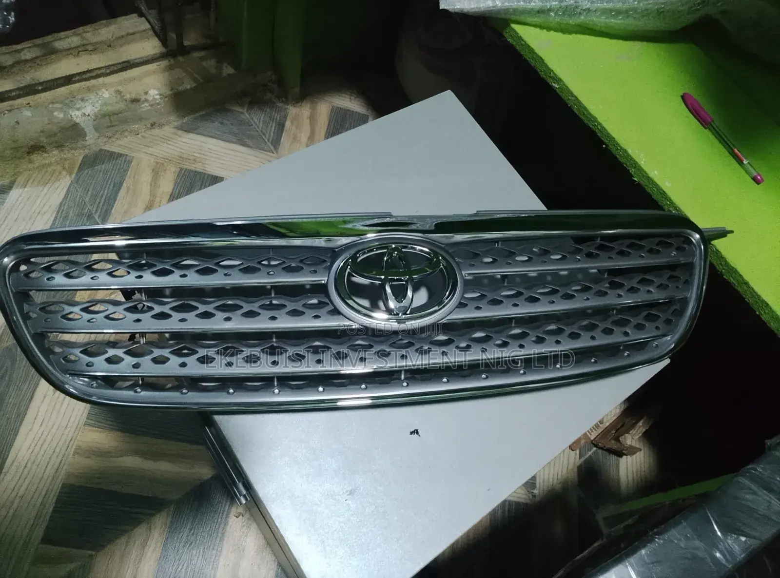 Front Grille Corolla 2005