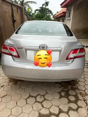 Toyota Camry LE 4dr Sedan (2.5L 4cyl 6AM) 2010 Silver