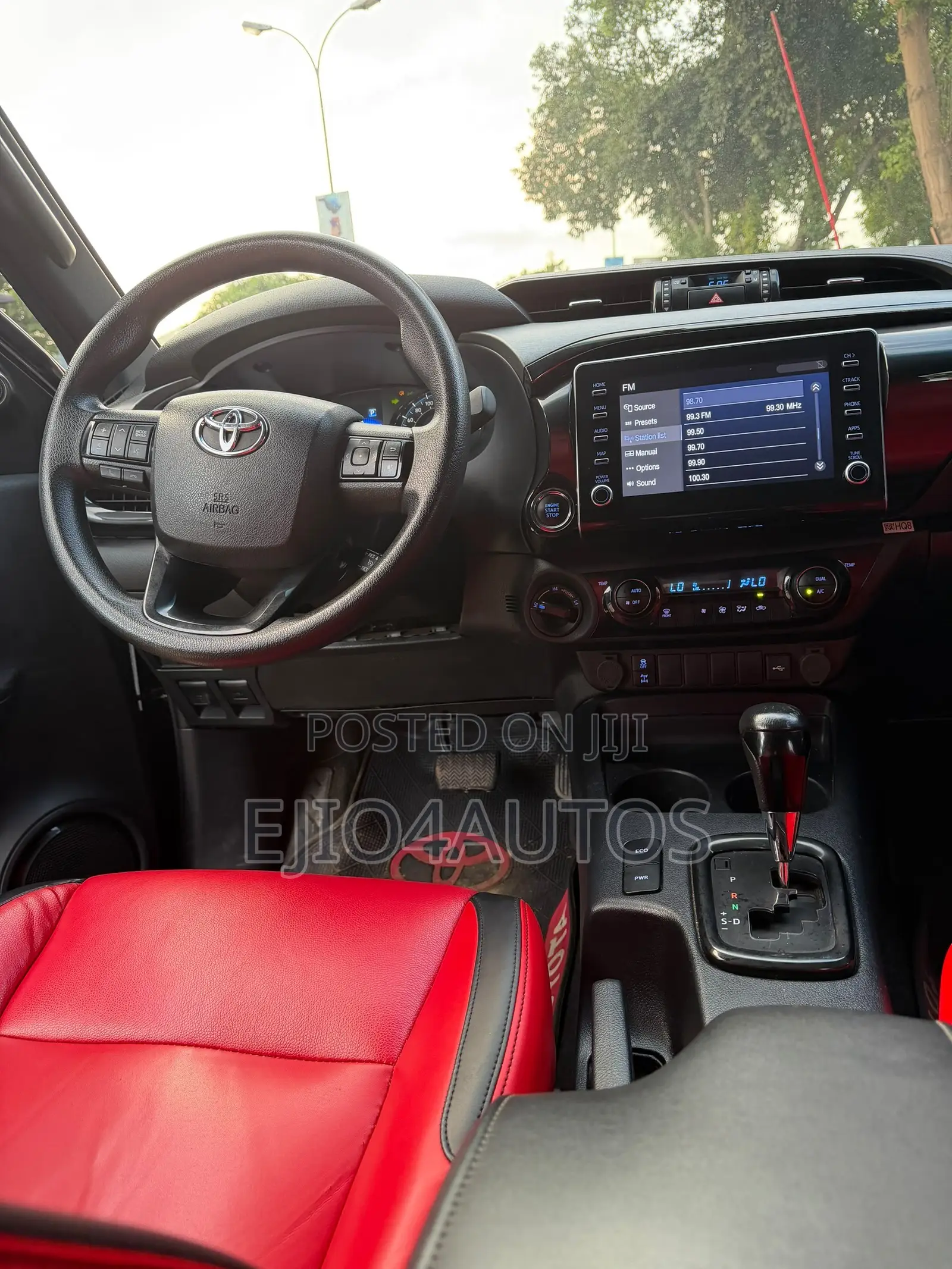 Toyota Hilux 2024 Black