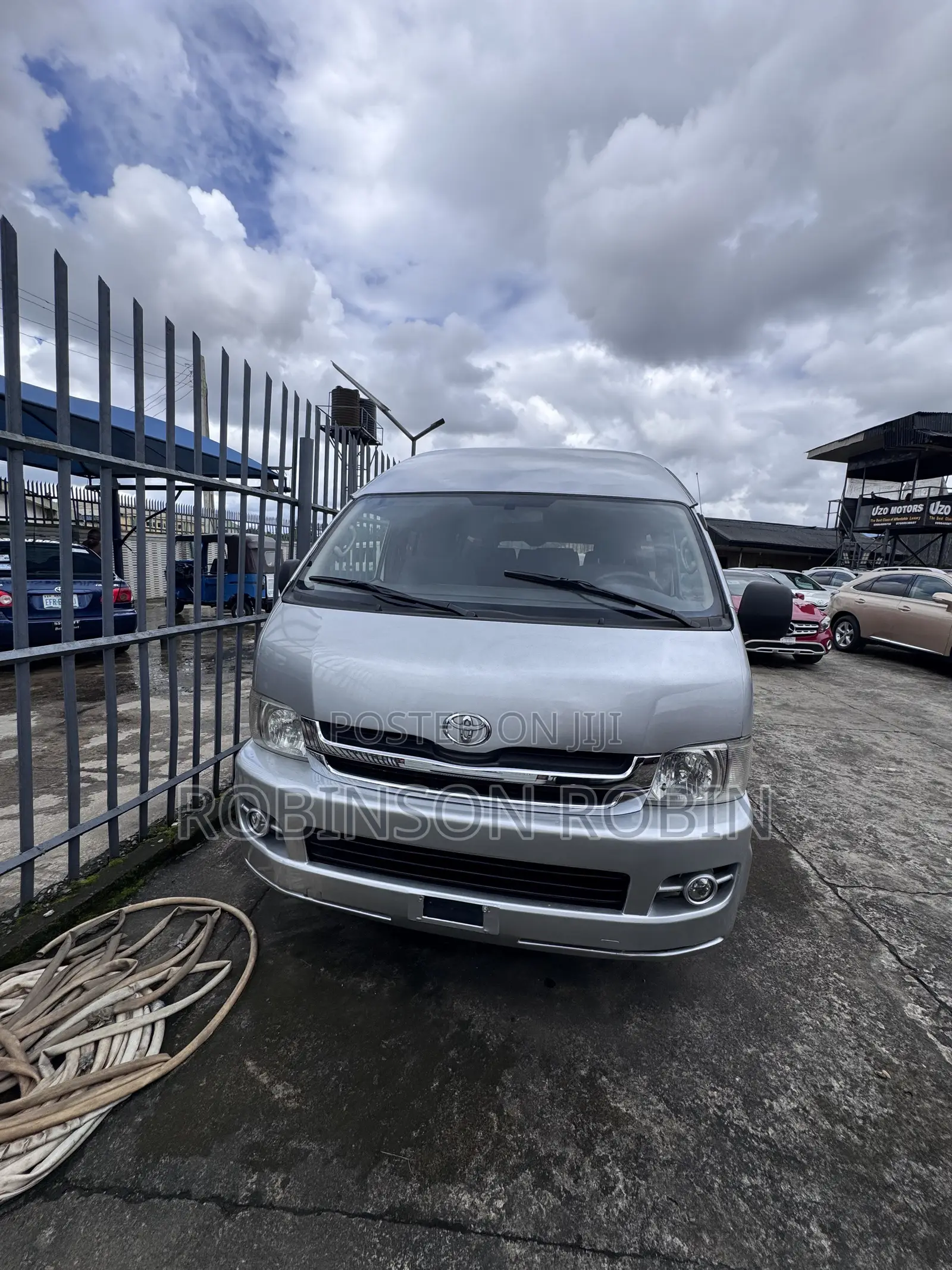 Toyota HiAce 2012 Silver