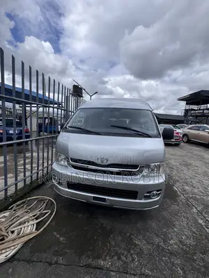 Toyota HiAce 2012 Silver