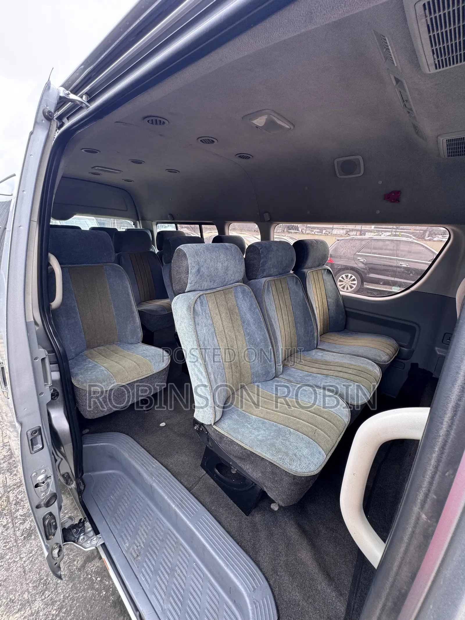 Toyota HiAce 2012 Silver