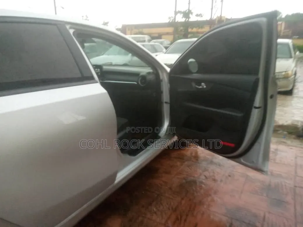 Kia Cerato 2021 Silver