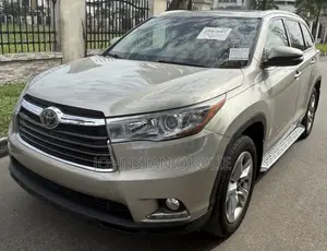Toyota Highlander Limited Platinum 4dr SUV AWD (3.5L 6cyl 6A) 2015 Gold