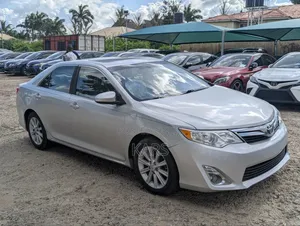Toyota Camry XLE 4dr Sedan (2.5L 4cyl 6A) 2012 Silver