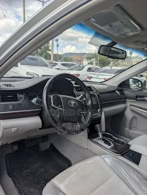 Toyota Camry XLE 4dr Sedan (2.5L 4cyl 6A) 2012 Silver