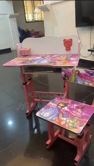 Children Reading Chair and Table