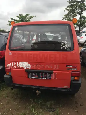 Volkswagen Transporter 2023 Orange