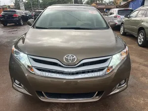 Toyota Venza 2012 Gold