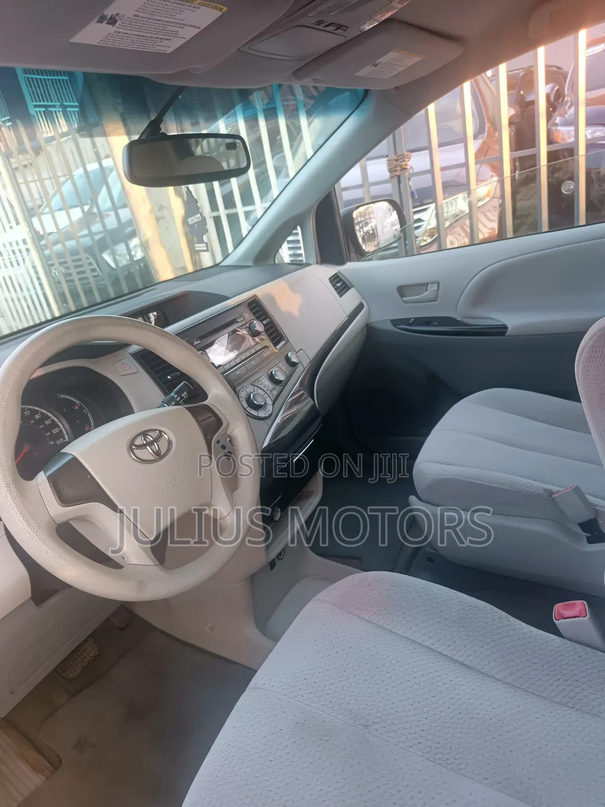 Toyota Sienna 2014 Blue