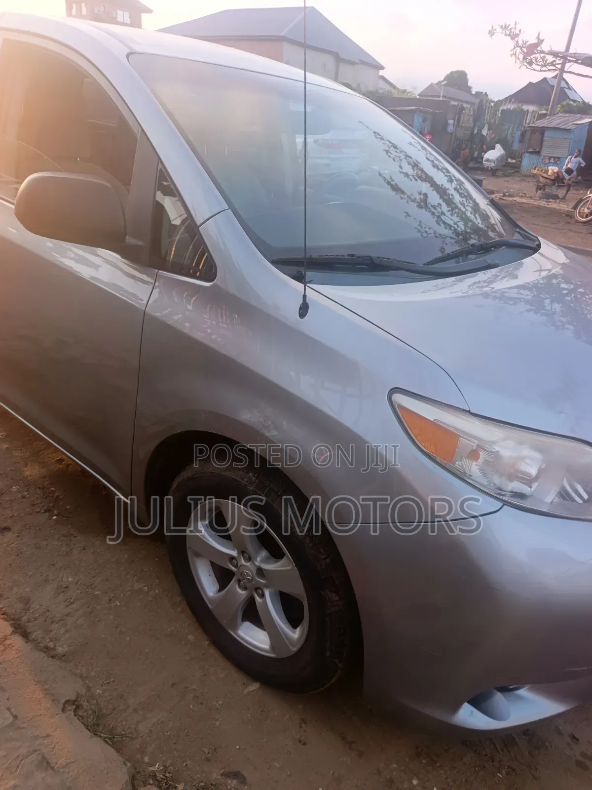 Toyota Sienna 2014 Blue