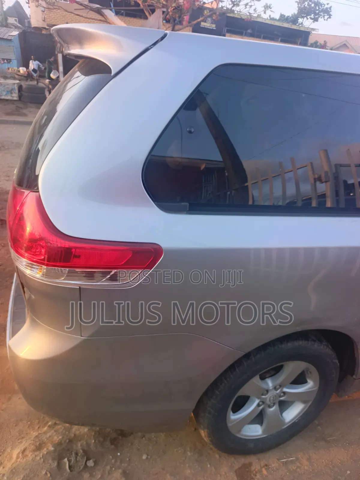 Toyota Sienna 2014 Blue