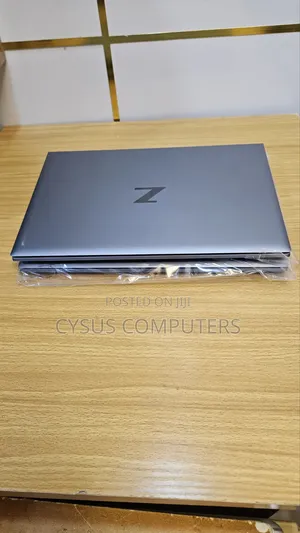 Laptop HP ZBook Firefly G8 16GB Intel Core i7 SSD 512GB