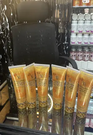 YC Whitening Gold Caviar Face Wash