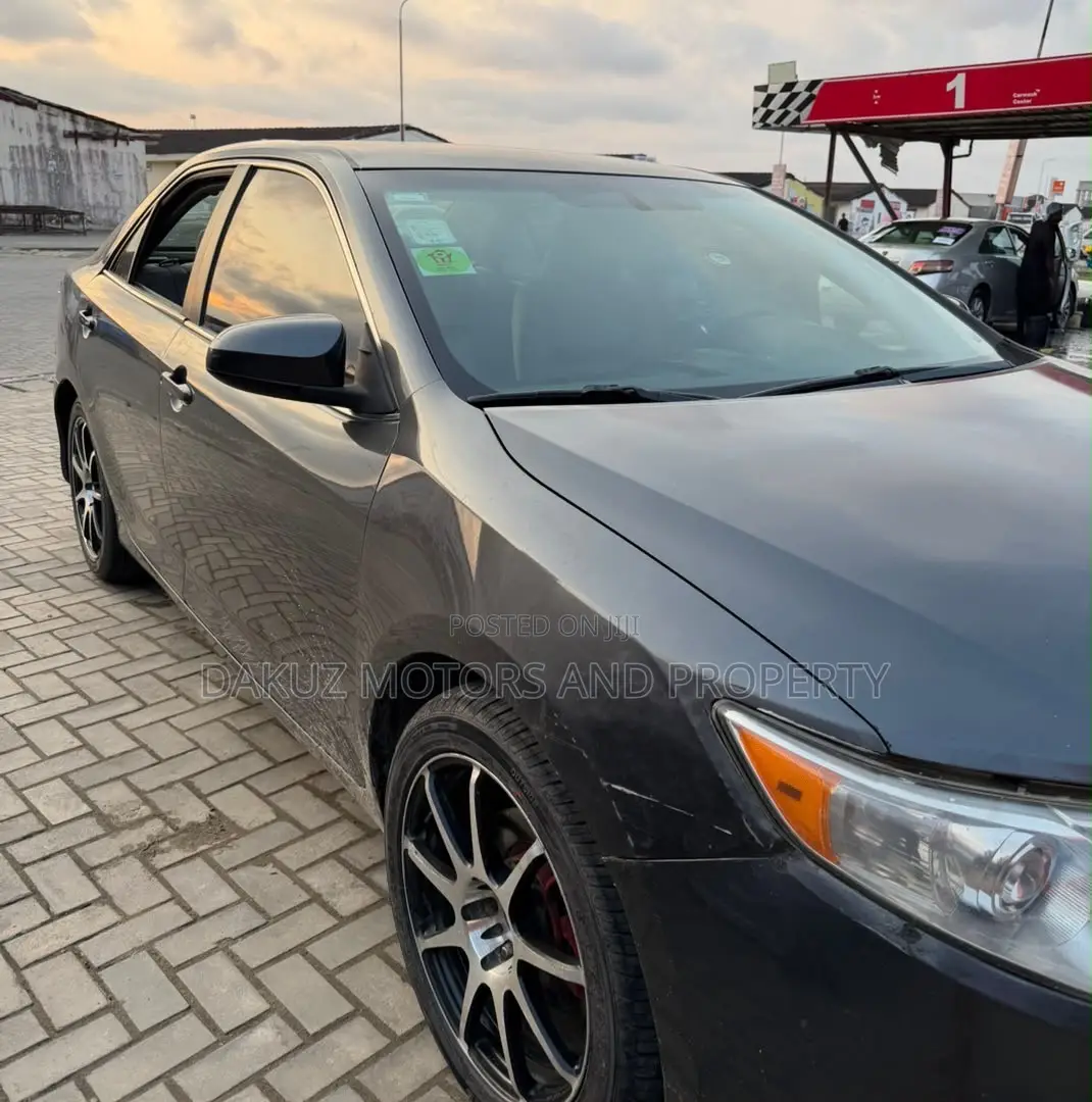 Toyota Camry 2012 Gray