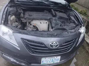 Toyota Camry SE 4dr Sedan (2.4L 4cyl 5A) 2009 Gray