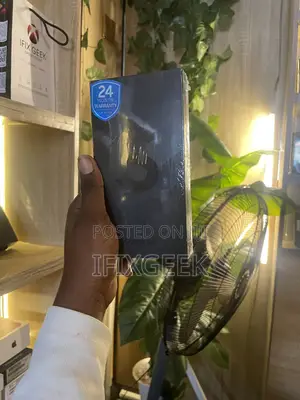New Samsung Galaxy S22 5G 128 GB Black