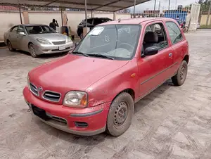 Nissan Micra 1999 Red