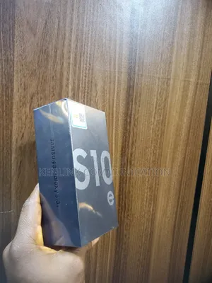 New Samsung Galaxy S10e 128 GB Black