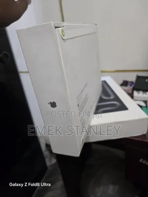 New Laptop Apple MacBook Pro 2024 M4 Pro 24GB Apple M4 Pro SSD 512GB