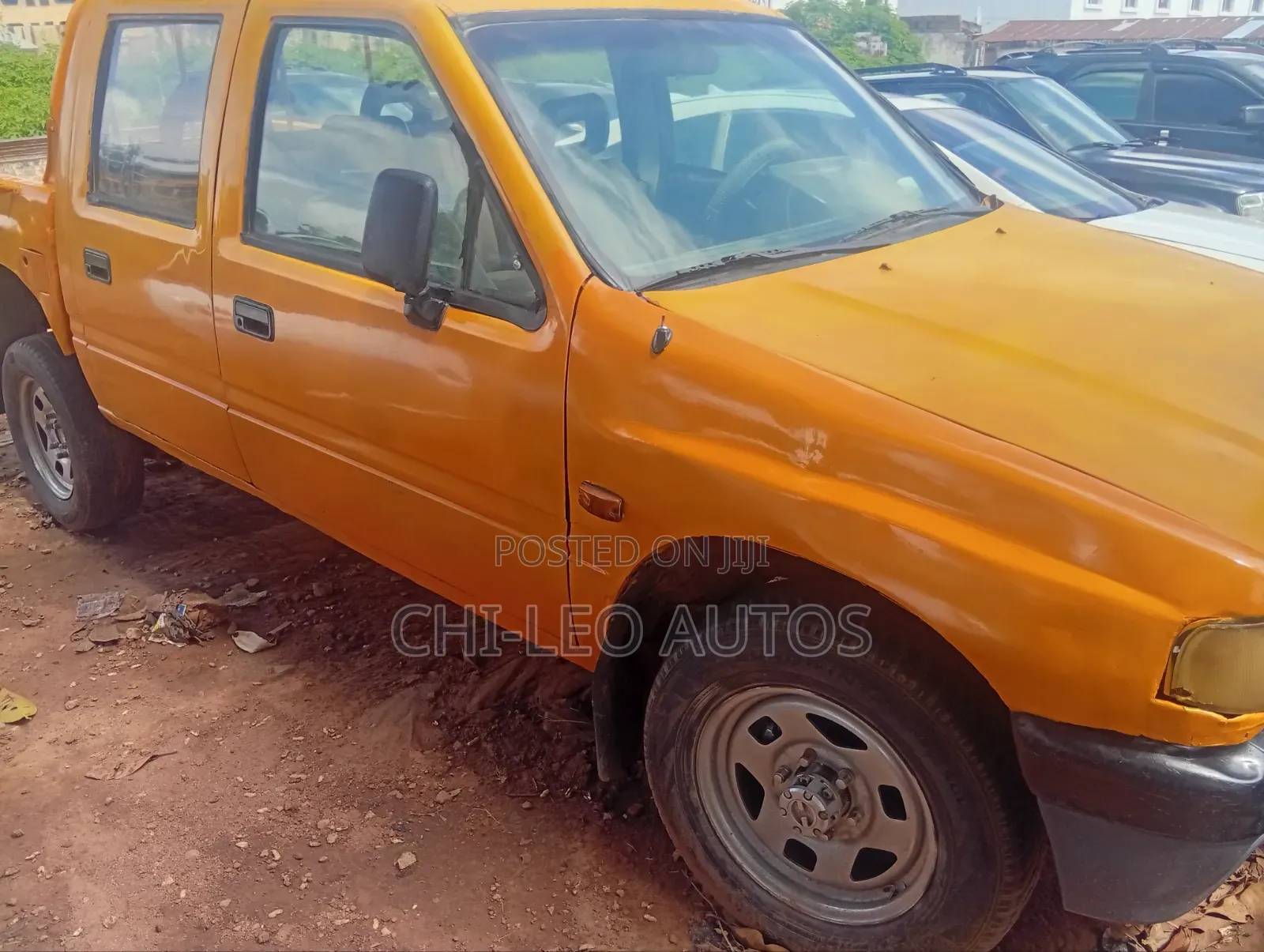 Isuzu Trooper 2002 Orange