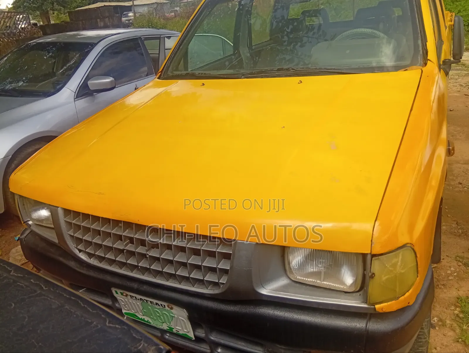 Isuzu Trooper 2002 Orange