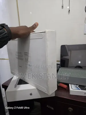 New Laptop Apple MacBook Pro 2023 M3 Pro 18GB Apple M3 Pro SSD 512GB