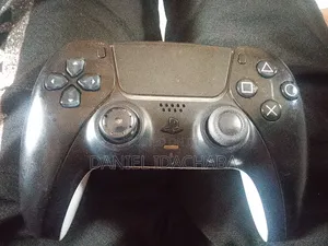 PlayStation 5 DualSense Wireless Controller