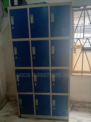 12 Doors Locker